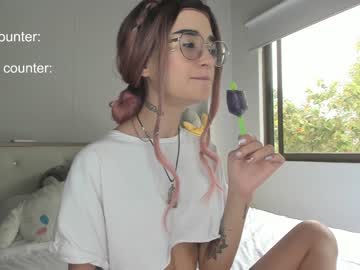 webcam girl lonelly_lolly98 live cam image #9431012