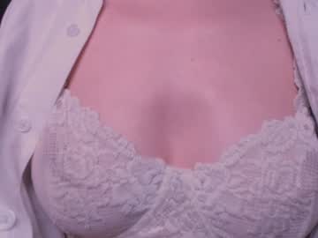 webcam girl lauratanguy live cam image #10601923