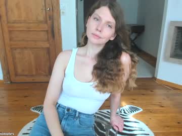 webcam girl giveyouelevenminutes live cam image #3590619