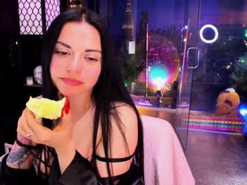 webcam girl alma_pearl live cam image #12613742