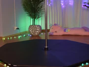 webcam girl kittycaitlin live cam image #8228681