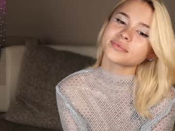 webcam girl centaurihadar live cam image #9681756