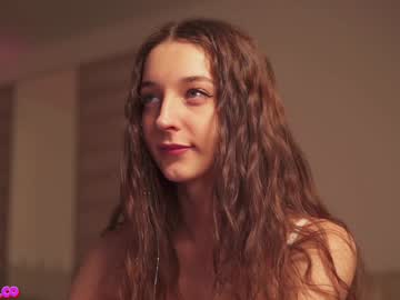 webcam girl angels_kiss live cam image #12817979