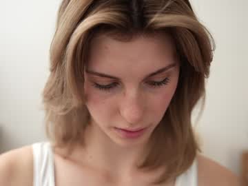 webcam girl refined_style live cam image #10367498