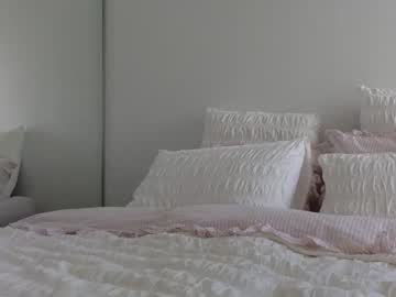 webcam girl alaiaxox live cam image #9052480