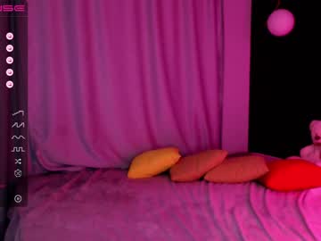 webcam girl small_blondee live cam image #3372078