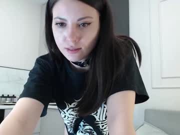 webcam girl uninvited_raccoon live cam image #12317765