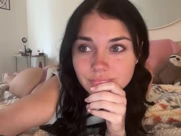webcam girl queencassidyy live cam image #12081487