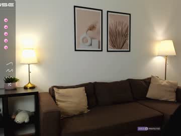 webcam girl intrigueeme live cam image #566870