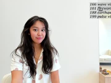 webcam girl yellowyes live cam image #10699984