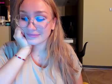 webcam girl cheryl_blossom_ live cam image #2186028