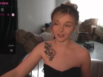 webcam girl lucydelovely live cam image #7178610