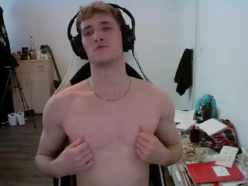 webcam man hotguy_228041 live cam image #11935697