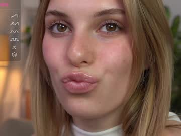 webcam girl refined_style live cam image #10830594