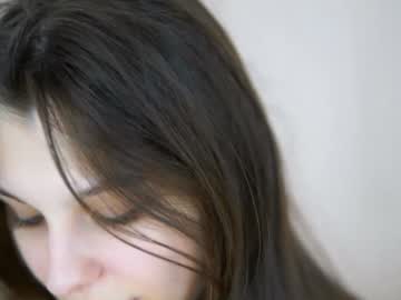 webcam girl peek_in_my_window live cam image #10683705