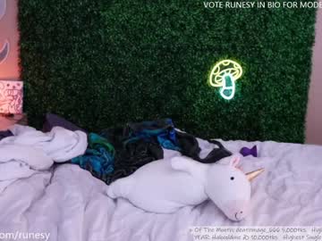 webcam girl runesy live cam image #3719903