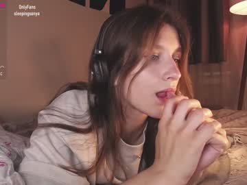 webcam girl sleepingsonya live cam image #6276364