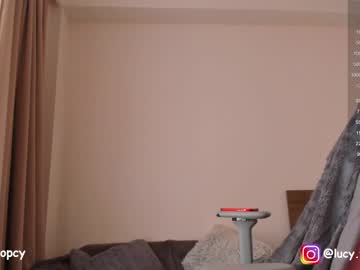 webcam girl loopcia live cam image #8376352
