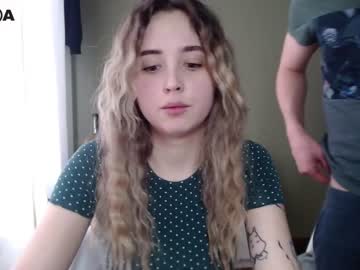 webcam couple bananass_friends live cam image #8634348