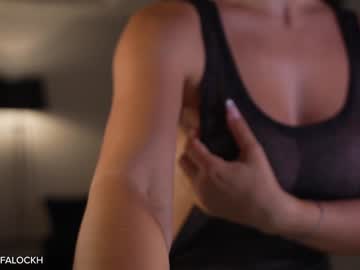 webcam girl tifalock_ live cam image #11017539