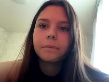 webcam girl kitty_shy89 live cam image #12746351