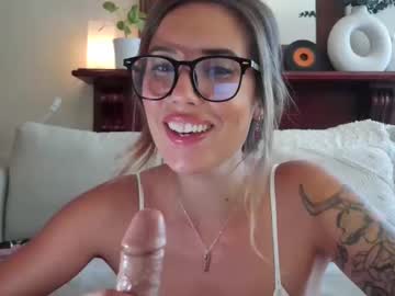 webcam girl taylorslittlekingdom live cam image #11820467