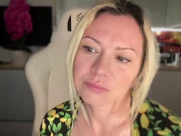 webcam girl kiradivine live cam image #9065863