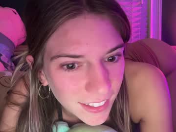 webcam girl oliviahansleyy live cam image #11100019