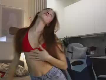 webcam girl _guesswhat_ live cam image #4593596