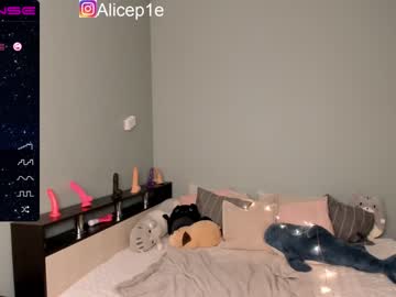 webcam girl ukra1ne_barbie live cam image #2175010