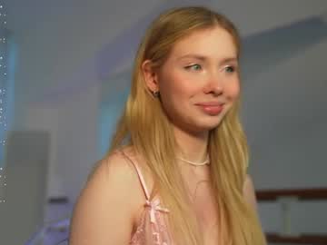 webcam girl april_blush live cam image #10049325