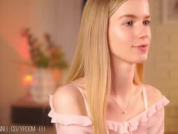 webcam girl brave_journey live cam image #12636239