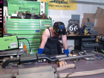 webcam man benny_bee live cam image #502335