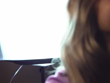 webcam girl cuteelsa_ live cam image #7762082