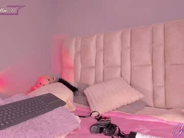 webcam girl giselle_js live cam image #12029138