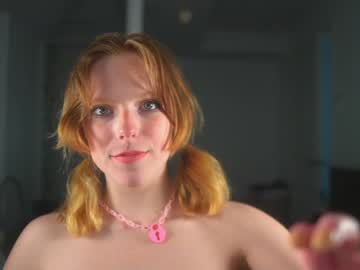 webcam girl crimsonxrapture live cam image #2099451
