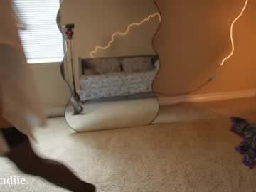 webcam girl bestblondiiecb live cam image #12867681