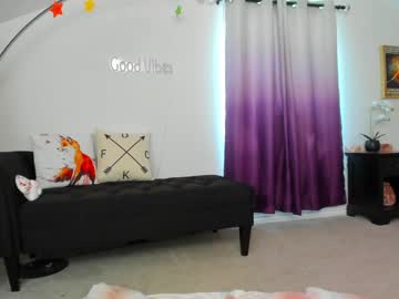 webcam girl foxy_gamer live cam image #6449031