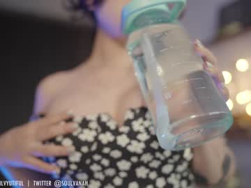 webcam girl soulvanah live cam image #2970088