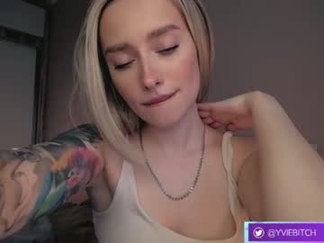 webcam girl _yvie_ live cam image #5526159