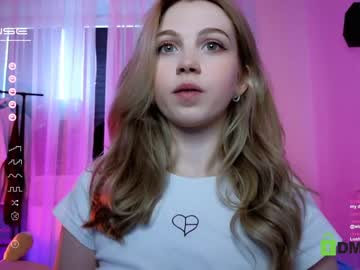 webcam girl small_blondee live cam image #6347650