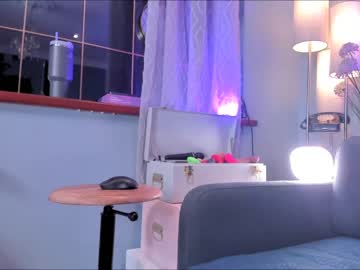 webcam girl littlee33 live cam image #6588231