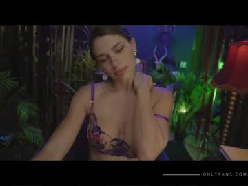 webcam girl lucieoude_ live cam image #3528134