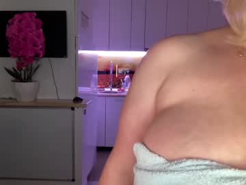 webcam girl kiradivine live cam image #8178519