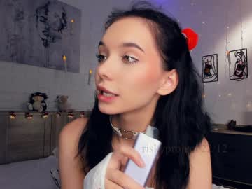 webcam girl riskyproject live cam image #8017868