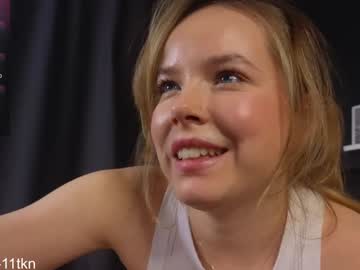 webcam girl milly_shy live cam image #11263327
