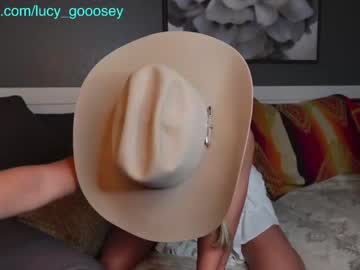 webcam girl lucy_gooosey live cam image #7116767