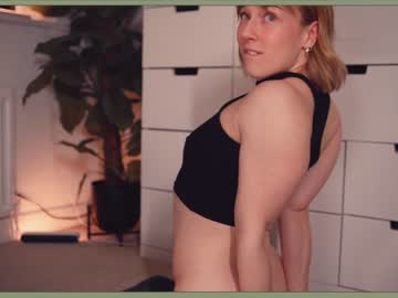 webcam girl emily_fox_official live cam image #8748566