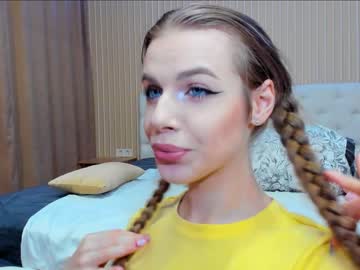 webcam couple mila_polly_and_forester live cam image #3843601