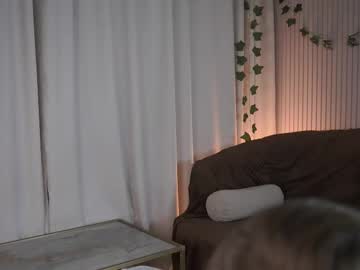 webcam girl little_poetry live cam image #12238681